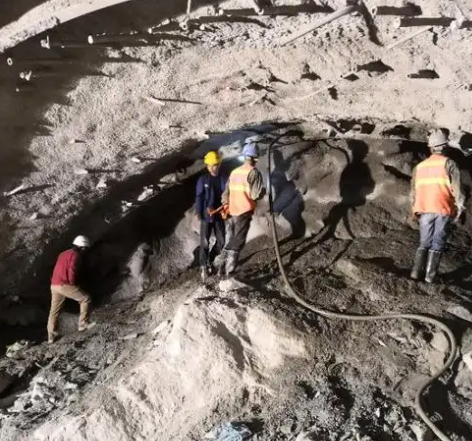 怀宁拱顶带模注浆料的施工流程及注意事项